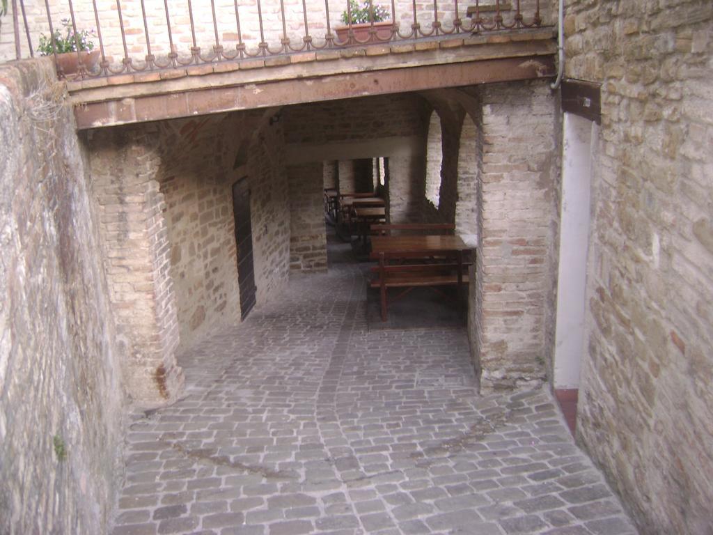 Le Copertelle Bed & Breakfast Serra San Quirico Habitación foto